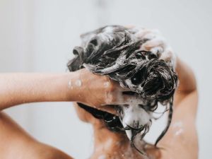 Ecco gli errori da non fare quando ti lavi i capelli