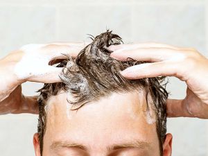 Impara come rimediare agli errori che fai quando ti lavi i capelli
